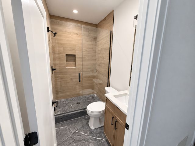 6732 N Oxford Avenue, Chicago, IL 60631