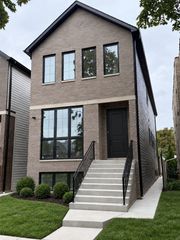 6732 N Oxford Avenue, Chicago, IL 60631