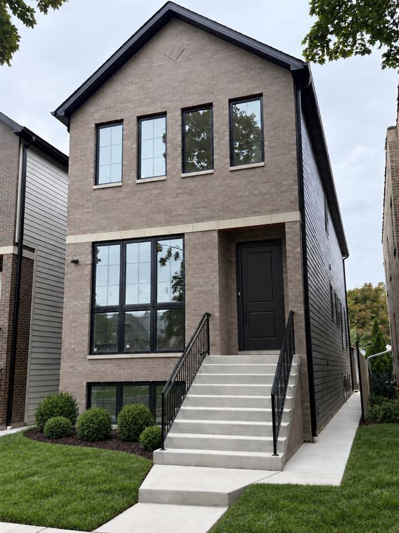 6732 N Oxford Avenue, Chicago, IL 60631