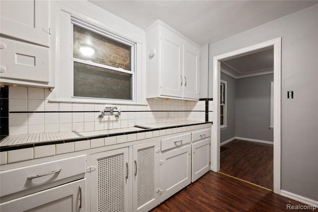 10438 Wayburn Street, Detroit, MI 48224