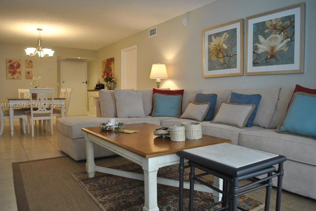 6039 Collins Ave 1006, Miami Beach, FL 33140