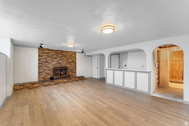 1123 E SEGO LILY DR, White City, UT 84094