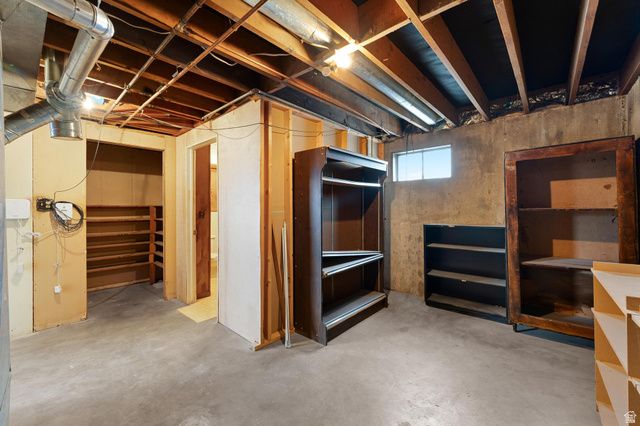 1123 E SEGO LILY DR, White City, UT 84094