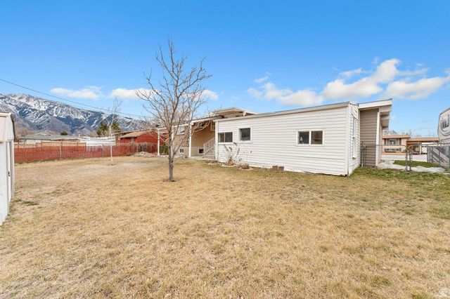 1123 E SEGO LILY DR, White City, UT 84094