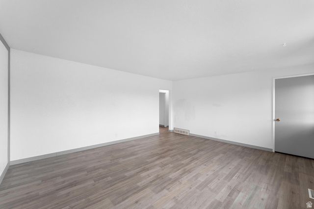 1123 E SEGO LILY DR, White City, UT 84094