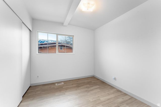 1123 E SEGO LILY DR, White City, UT 84094