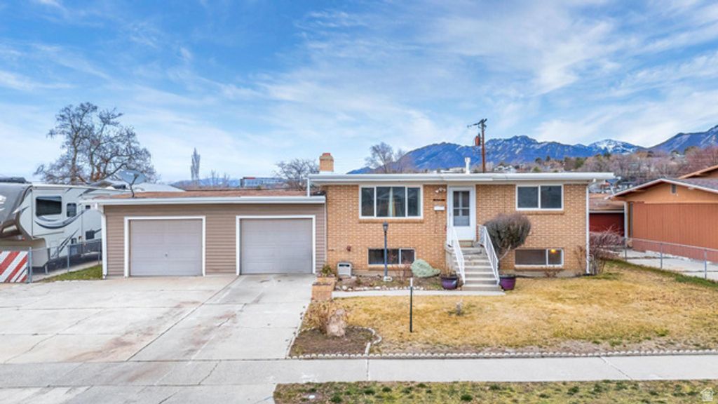 1123 E SEGO LILY DR, White City, UT 84094