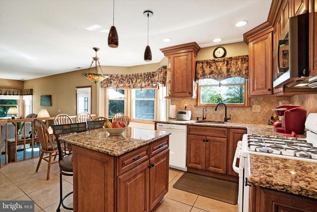 2125 ROBIN DR, Warrington, PA 18976