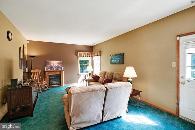 2125 ROBIN DR, Warrington, PA 18976