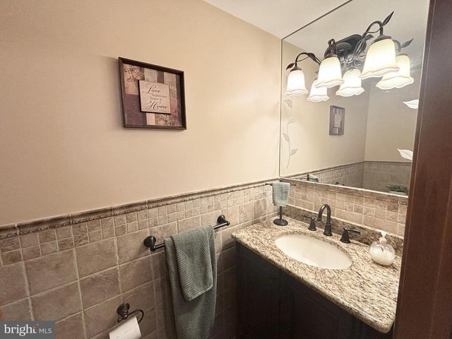 2125 ROBIN DR, Warrington, PA 18976