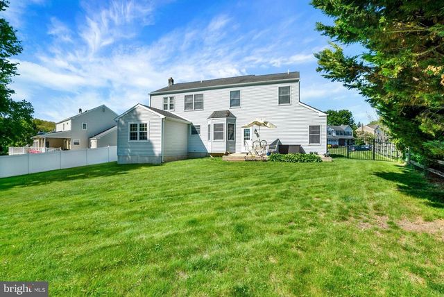 2125 ROBIN DR, Warrington, PA 18976