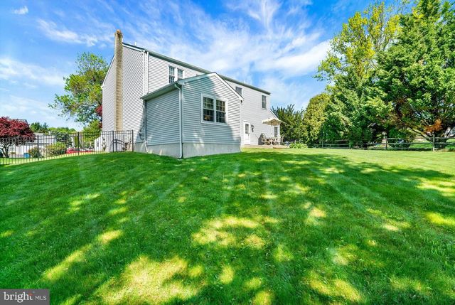 2125 ROBIN DR, Warrington, PA 18976