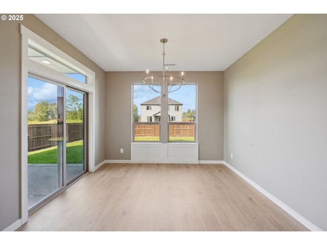 148 E 24th Ave, La Center, WA 98629