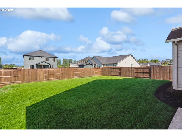 148 E 24th Ave, La Center, WA 98629