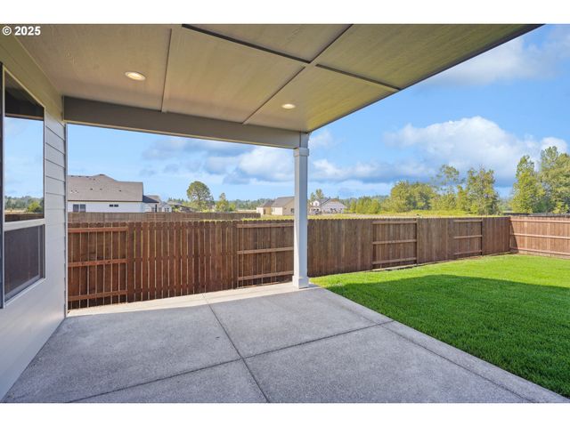 148 E 24th Ave, La Center, WA 98629