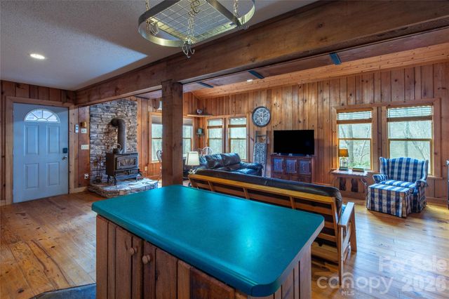 275 Conard Circle, Bryson City, NC 28713
