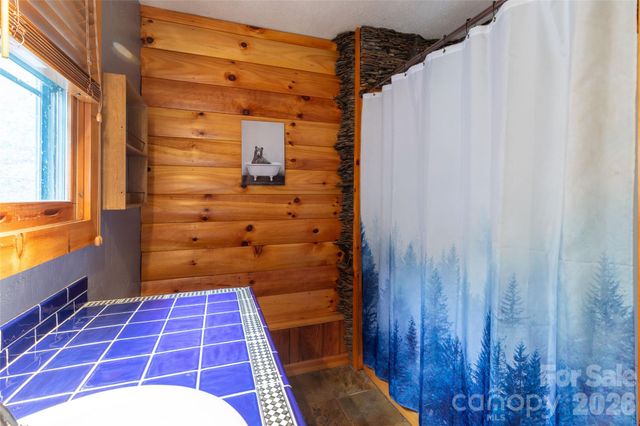 275 Conard Circle, Bryson City, NC 28713