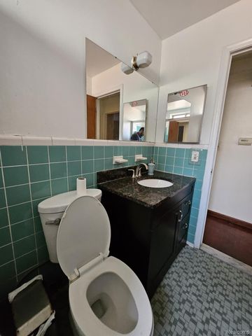 28661 Panama Street, Warren, MI 48092