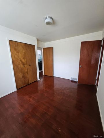 28661 Panama Street, Warren, MI 48092