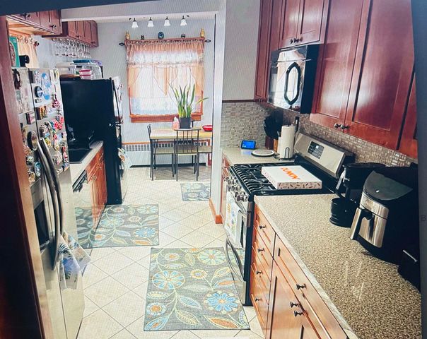 127 WEST 55TH ST, Bayonne, NJ 07002