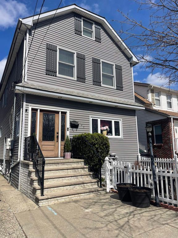 127 WEST 55TH ST, Bayonne, NJ 07002