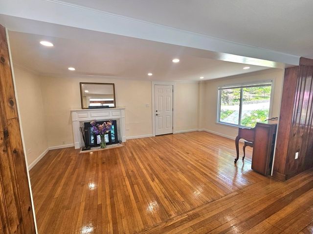 1115 Old Connecticut Path, Framingham, MA 01701