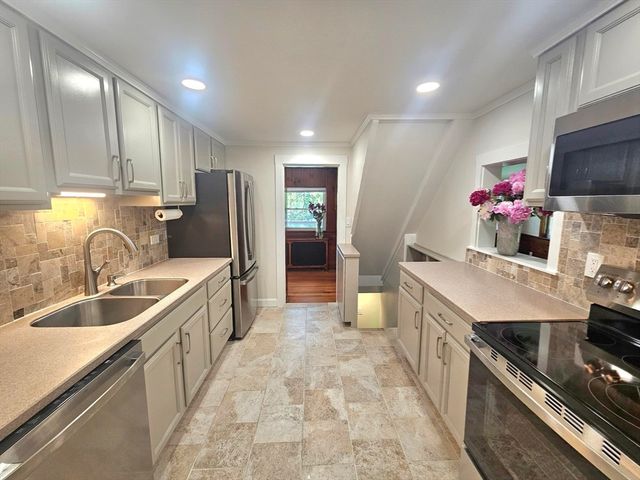 1115 Old Connecticut Path, Framingham, MA 01701