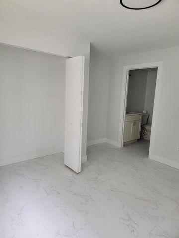 240 SW 7th Street 9, Boca Raton, FL 33432