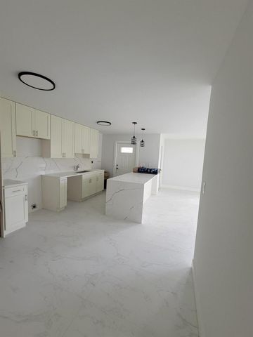240 SW 7th Street 9, Boca Raton, FL 33432