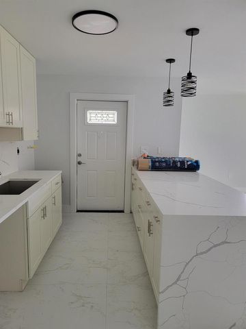 240 SW 7th Street 9, Boca Raton, FL 33432