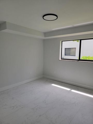 240 SW 7th Street 9, Boca Raton, FL 33432