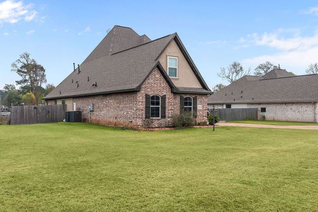 1154 Green Wood Circle, Haughton, LA 71037