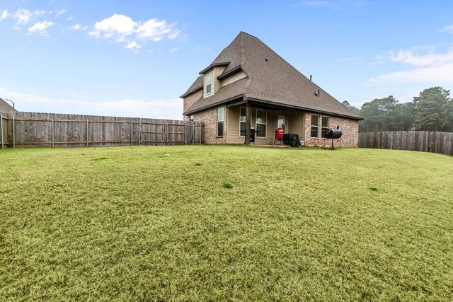 1154 Green Wood Circle, Haughton, LA 71037