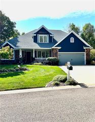 2 Chadwick Lane, Country Club, MO 64505