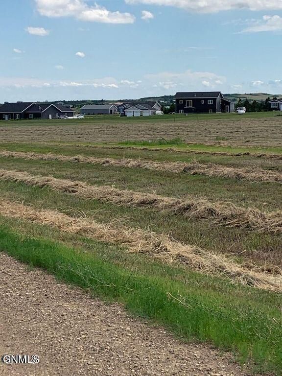 3 Spaniel Road, Mandan, ND 58554