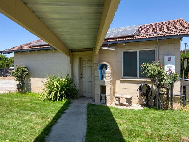 2212 Vine Ave, Escalon, CA 95320