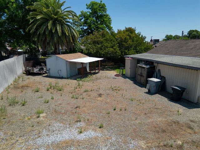 2212 Vine Ave, Escalon, CA 95320