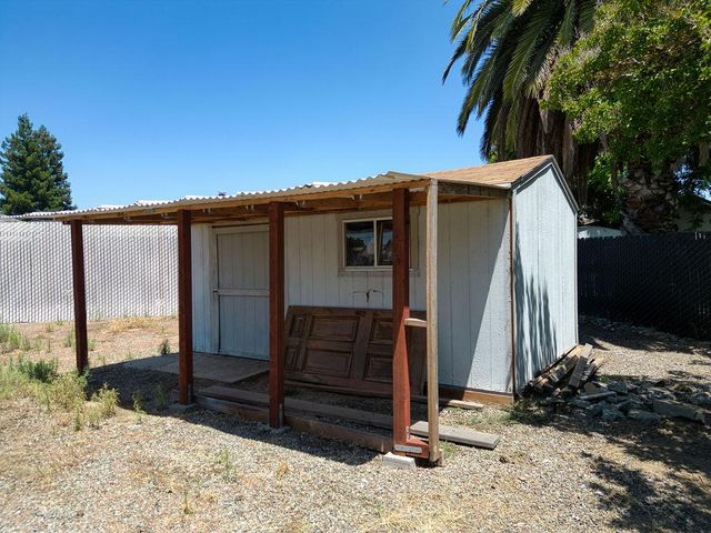 2212 Vine Ave, Escalon, CA 95320