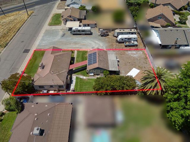 2212 Vine Ave, Escalon, CA 95320