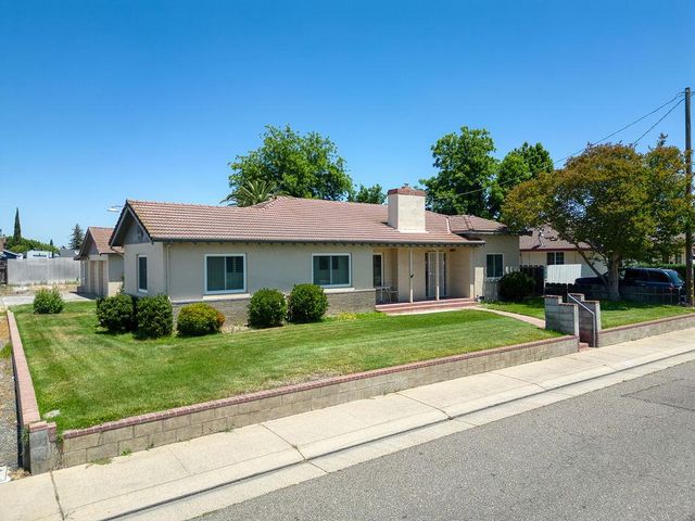 2212 Vine Ave, Escalon, CA 95320