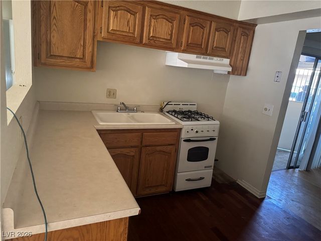 3942 Palos Verdes Street, Las Vegas, NV 89119