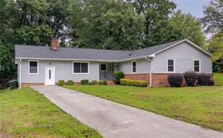 417 Woodlake Drive, Greensboro, NC 27406
