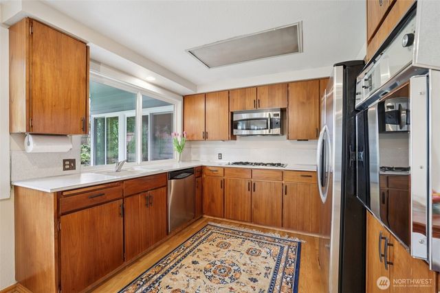 616 109th Avenue SE, Bellevue, WA 98004