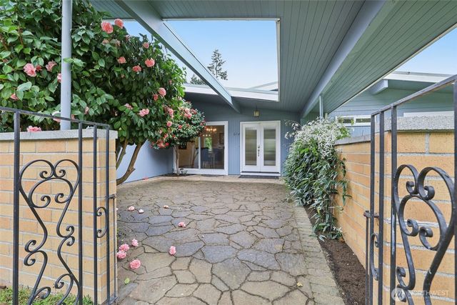 616 109th Avenue SE, Bellevue, WA 98004