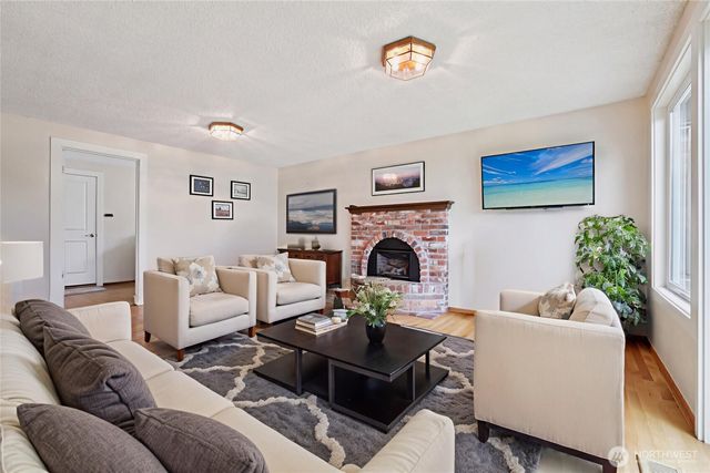 616 109th Avenue SE, Bellevue, WA 98004