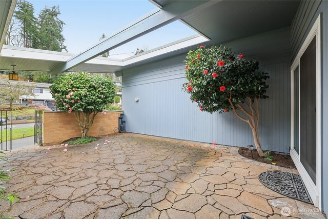 616 109th Avenue SE, Bellevue, WA 98004