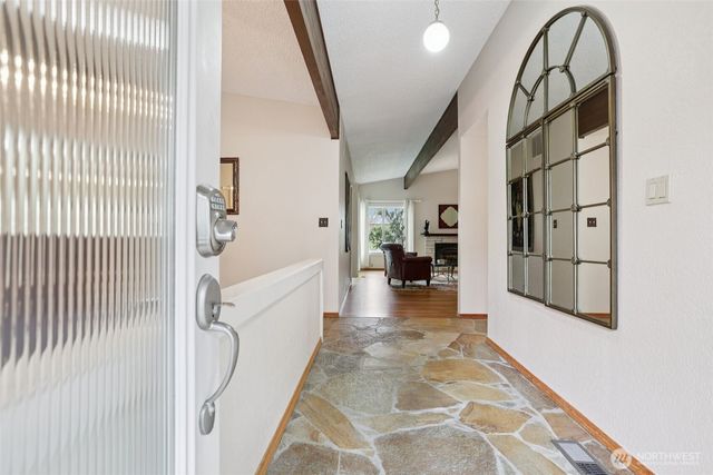 616 109th Avenue SE, Bellevue, WA 98004