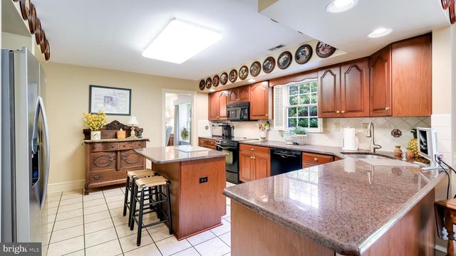 10 AURORA CT, Doylestown, PA 18901
