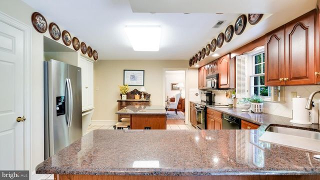 10 AURORA CT, Doylestown, PA 18901