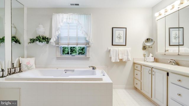 10 AURORA CT, Doylestown, PA 18901